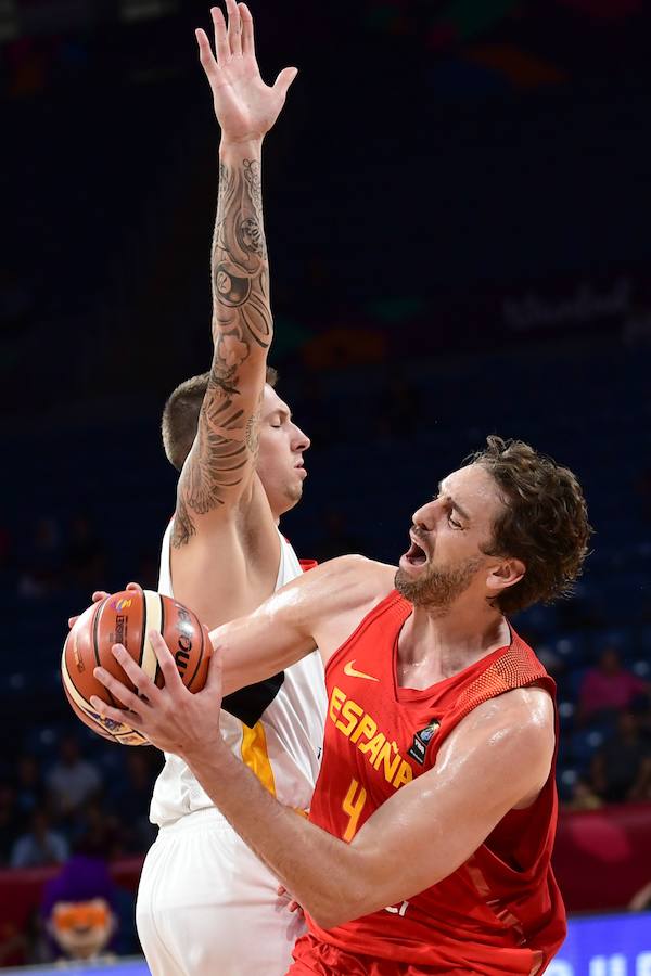 La selección que dirige Sergio Scariolo disputará su décima semifinal consecutiva tras imponerse al equipo germano con una sensacional actuación de Marc Gasol. 