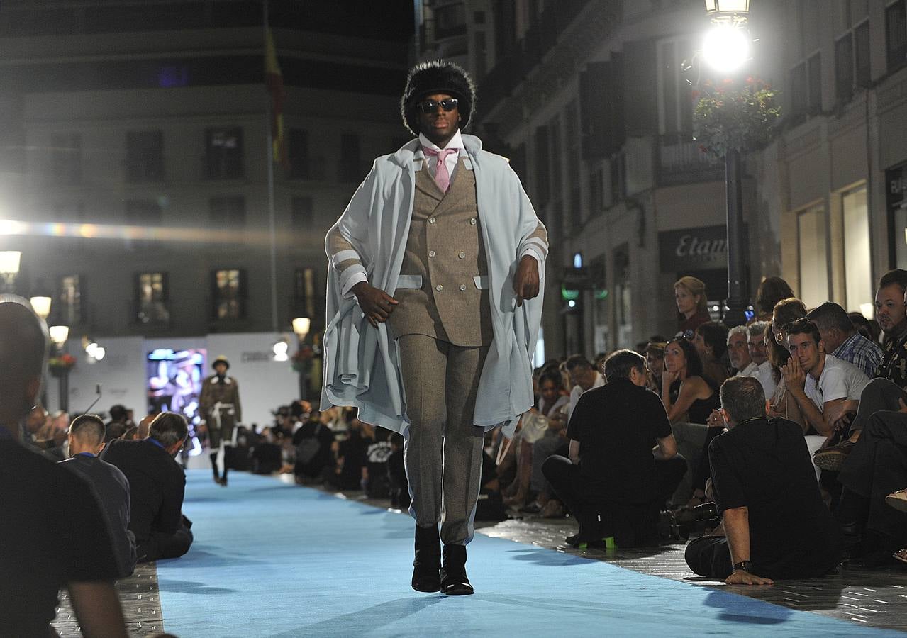 Málaga capital celebra su cita con la moda sobre la alfombra azul más larga de Europa