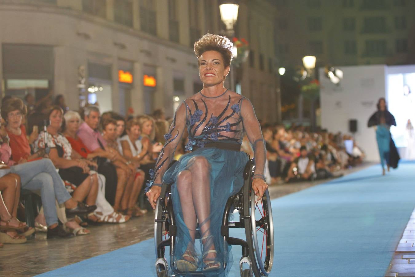 Málaga capital celebra su cita con la moda sobre la alfombra azul más larga de Europa