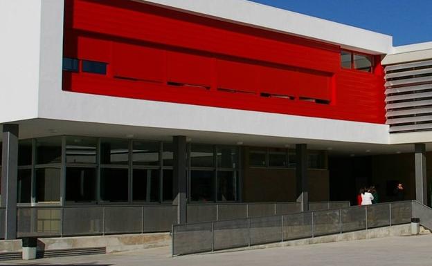 Rampa de acceso al colegio La Campiña de Cártama