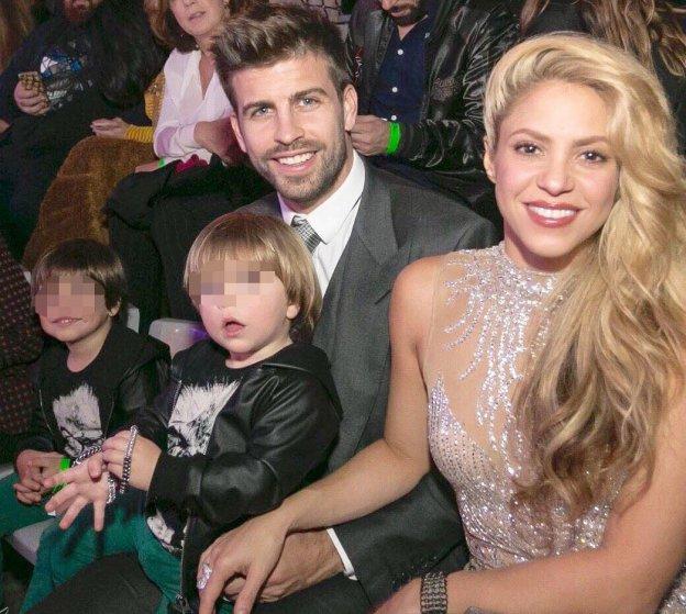 Josep Piqué y Shakira, en una entrega de premios, a finales del año pasado. :: R. C.