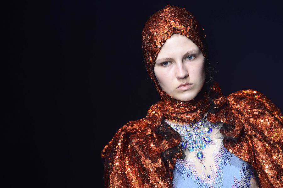 La firma italiana presenta su nueva colección Primavera-Verano durante la semana de la moda de Milán 