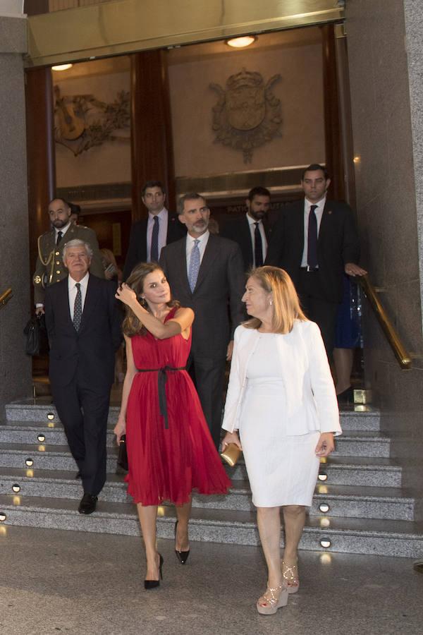 Los Reyes han presidido el acto en el Teatro Real