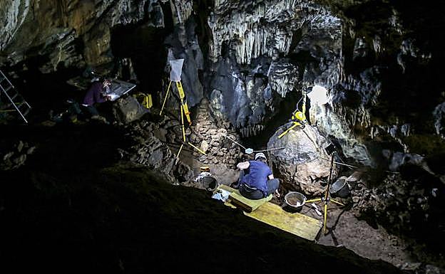 Cazadores de la historia invisible