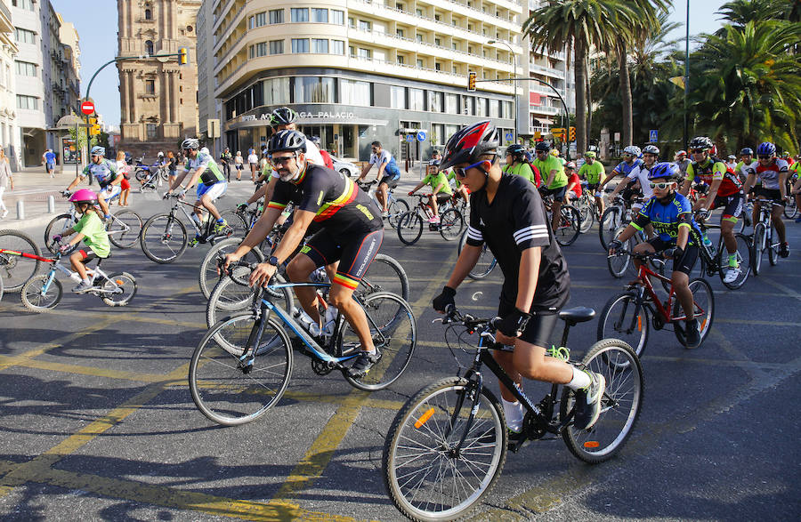 Más de 15.000 ciclistas han tomado esta mañana las calles de la ciudad en una actividad enmarcada en la Semana de la Movilida