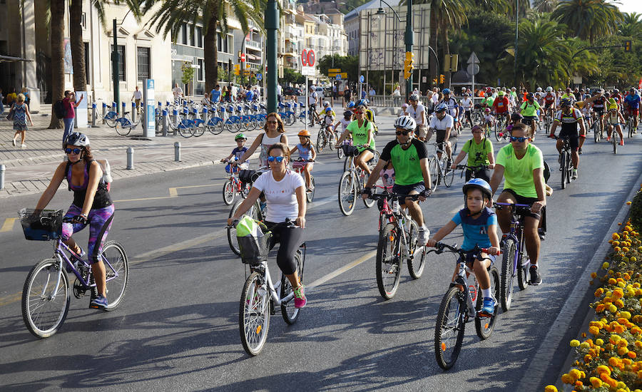 Más de 15.000 ciclistas han tomado esta mañana las calles de la ciudad en una actividad enmarcada en la Semana de la Movilida