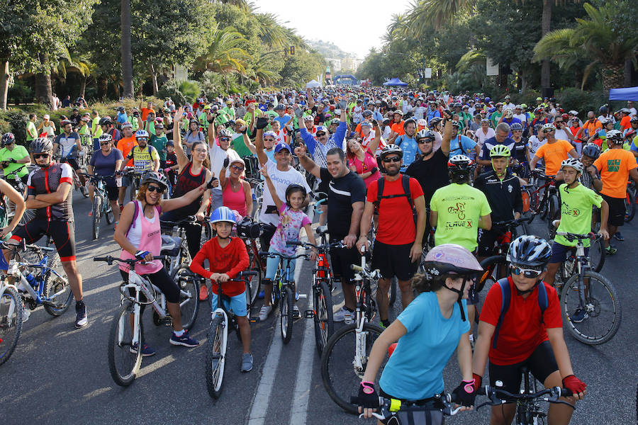 Más de 15.000 ciclistas han tomado esta mañana las calles de la ciudad en una actividad enmarcada en la Semana de la Movilida