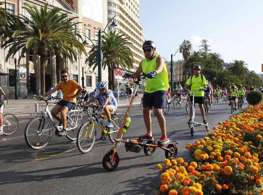 Más de 15.000 ciclistas han tomado esta mañana las calles de la ciudad en una actividad enmarcada en la Semana de la Movilida