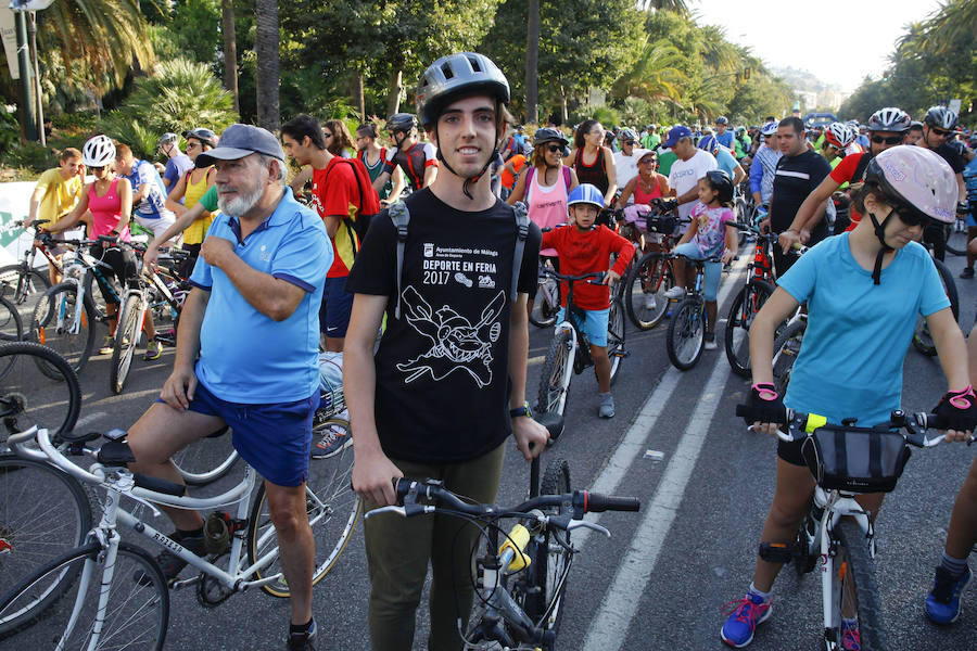 Más de 15.000 ciclistas han tomado esta mañana las calles de la ciudad en una actividad enmarcada en la Semana de la Movilida