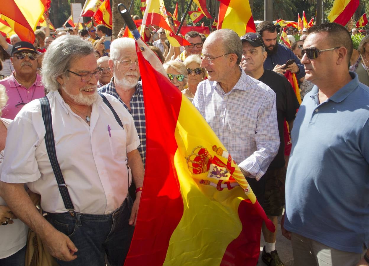 Cerca de un millar de personas acuden a una convocatoria de la Fundación Deanes bajo el lema 'España Somos Todos'