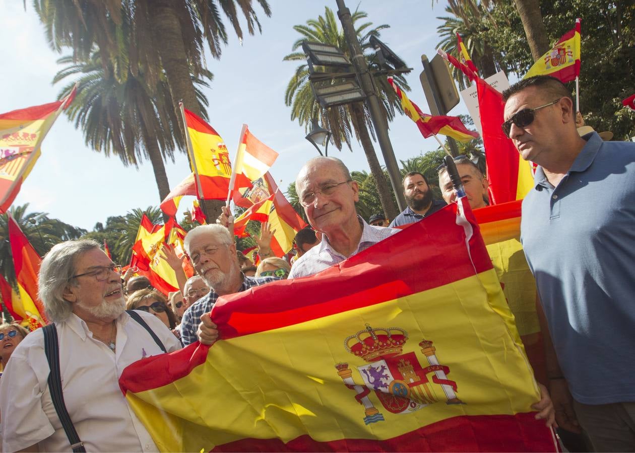 Cerca de un millar de personas acuden a una convocatoria de la Fundación Deanes bajo el lema 'España Somos Todos'