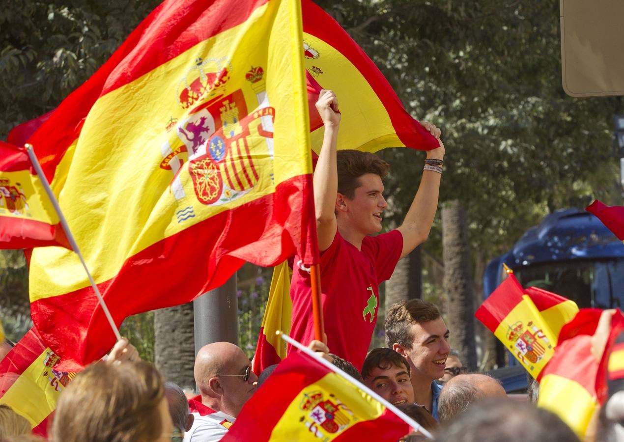 Cerca de un millar de personas acuden a una convocatoria de la Fundación Deanes bajo el lema 'España Somos Todos'