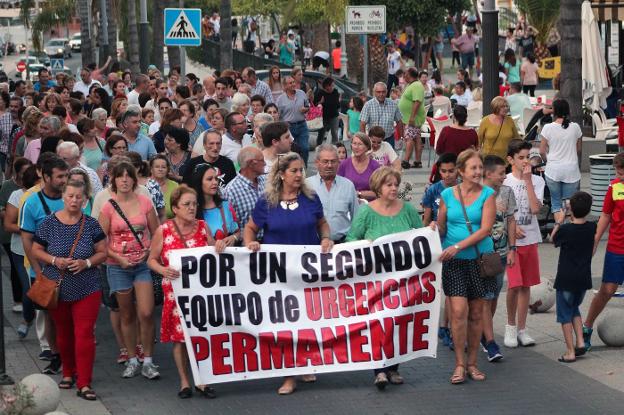 Varios centenares de personas se congregaron en Álora. :: sur
