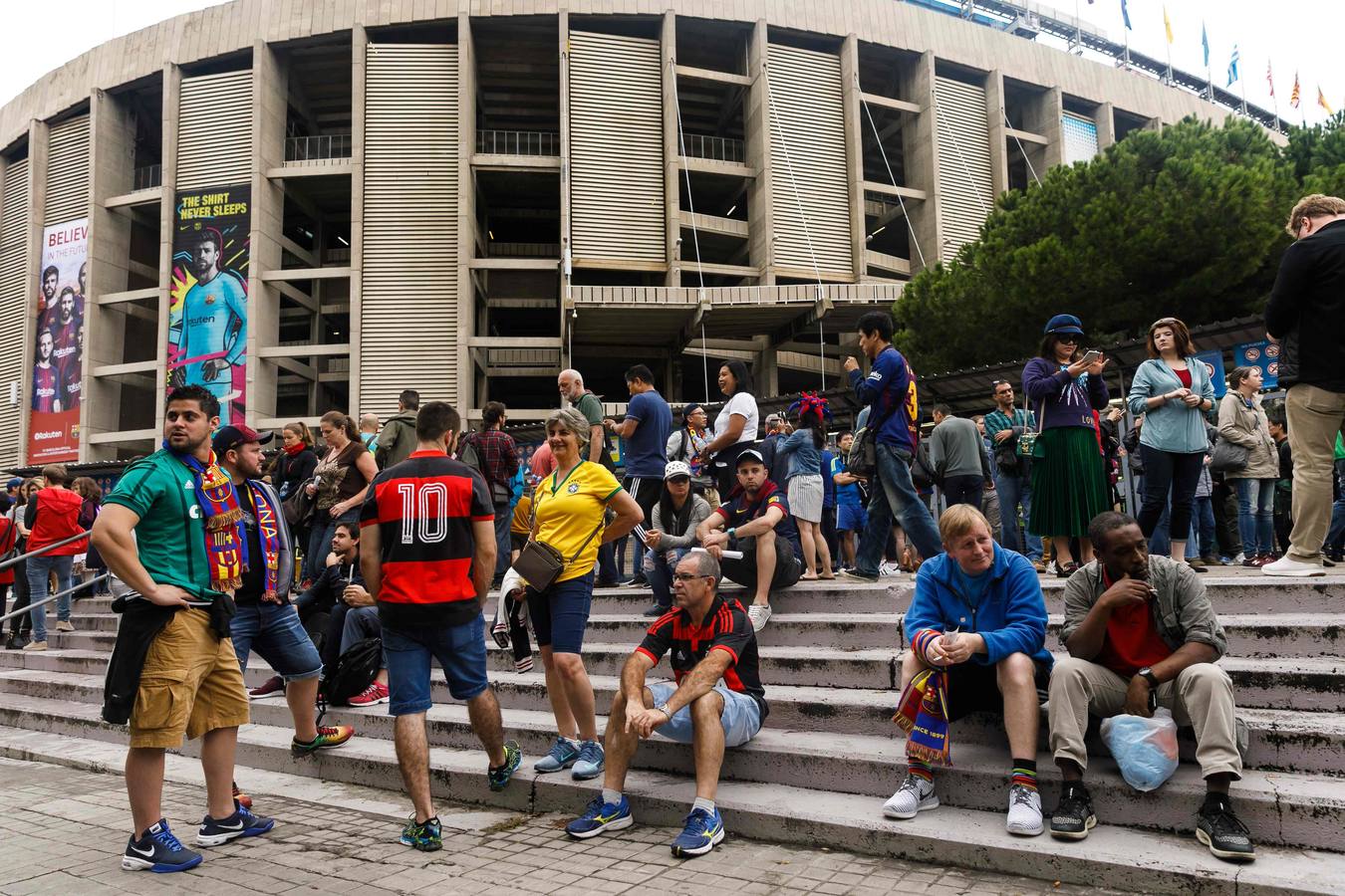 Las mejores imágenes del partido de la séptima joranda de Liga entre el Barcelona y e Las Palmas, que se ha disputado a puerta cerrada.