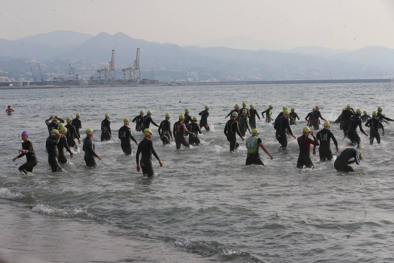 La playa de la Misericordia acoge las pruebas durante la mañana de este domingo