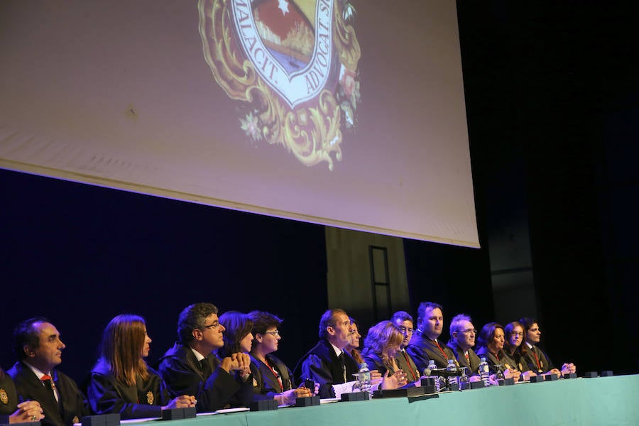 Además, ha entregado dos Medallas de Honor