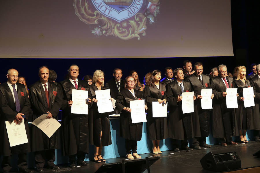 Además, ha entregado dos Medallas de Honor