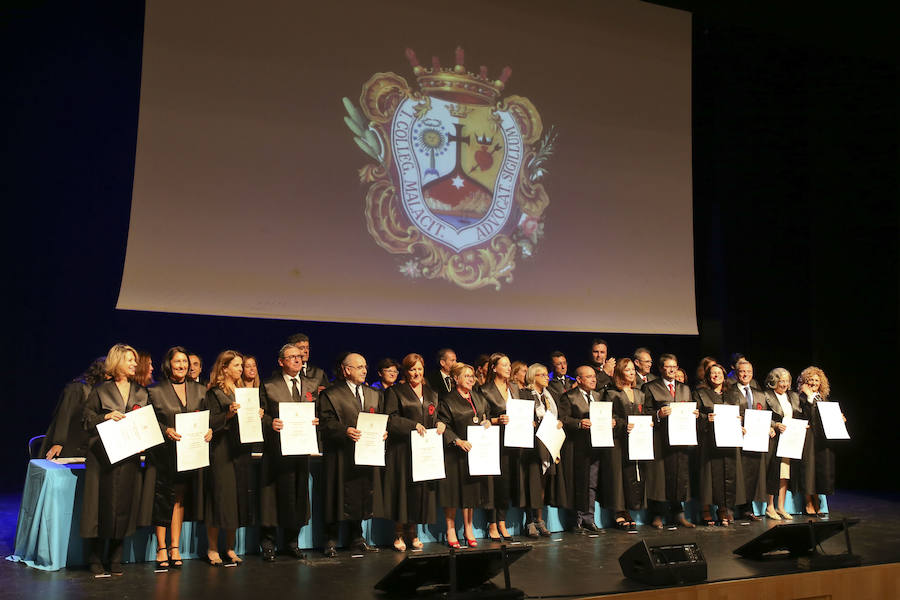 Además, ha entregado dos Medallas de Honor