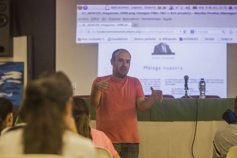 El articulista de SUR Jesús Nieto ha impartido la clase