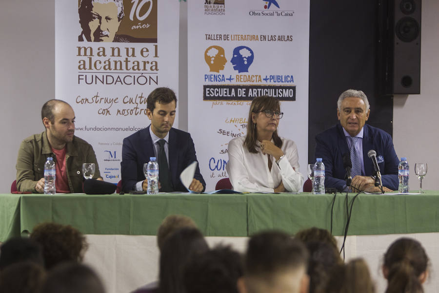 El articulista de SUR Jesús Nieto ha impartido la clase