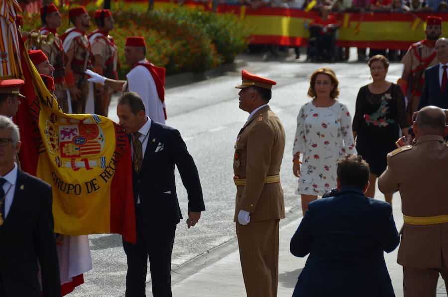 Más de 300 personas juran o prometen "su compromiso con España" ante la enseña patria en un acto organizado por el Grupo de Regulares de Melilla 52 y la Archicofradía del Rico y la Piedad de Vélez-Málaga