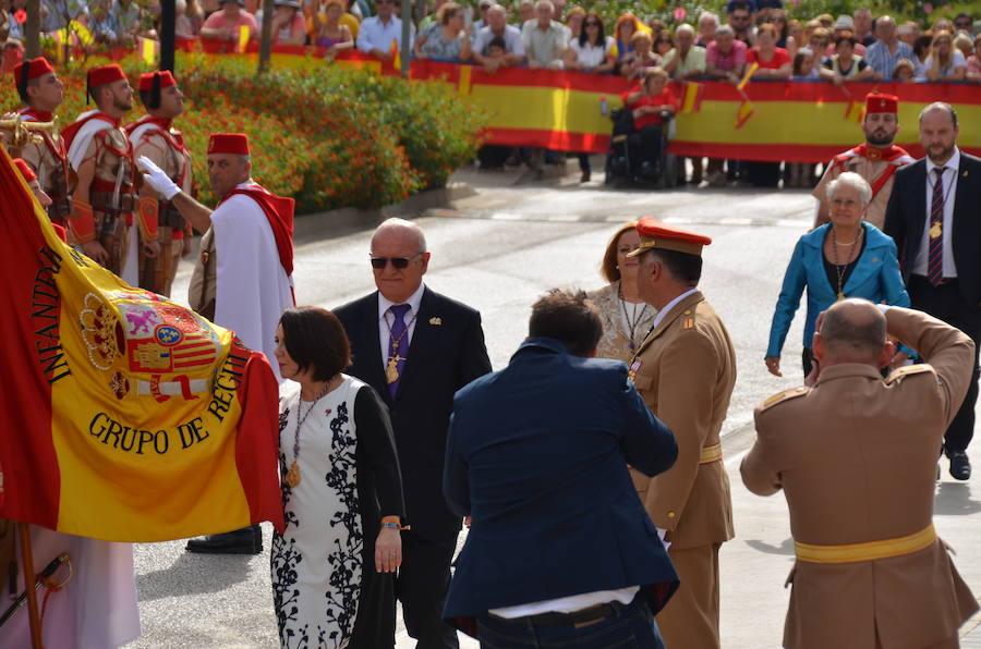 Más de 300 personas juran o prometen "su compromiso con España" ante la enseña patria en un acto organizado por el Grupo de Regulares de Melilla 52 y la Archicofradía del Rico y la Piedad de Vélez-Málaga