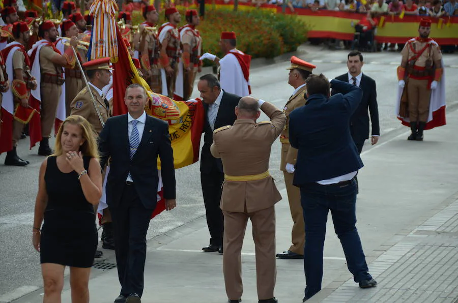 Más de 300 personas juran o prometen "su compromiso con España" ante la enseña patria en un acto organizado por el Grupo de Regulares de Melilla 52 y la Archicofradía del Rico y la Piedad de Vélez-Málaga