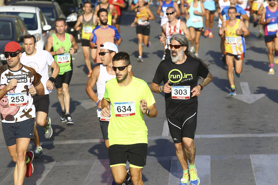 En su quinta edición, la prueba urbana ha llegado a los 800 corredores