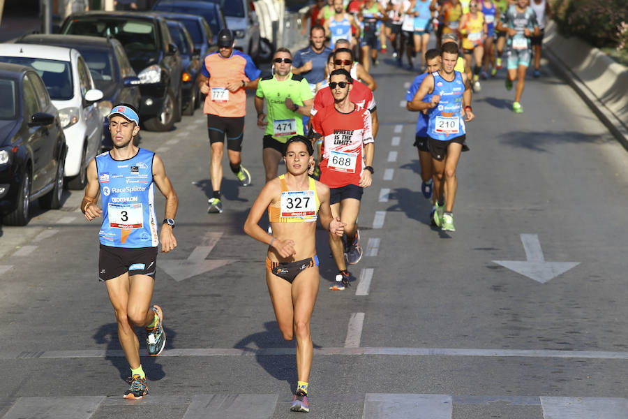 En su quinta edición, la prueba urbana ha llegado a los 800 corredores