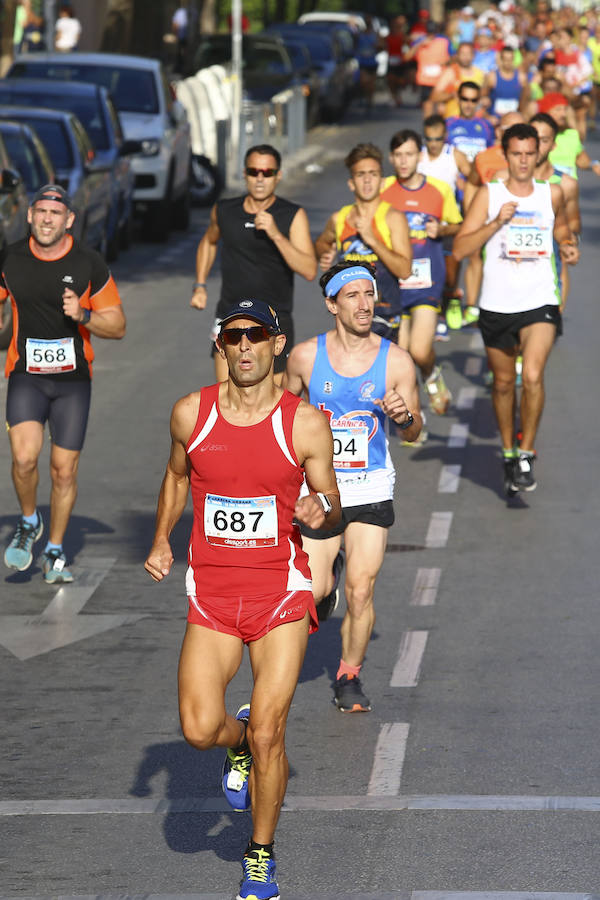 En su quinta edición, la prueba urbana ha llegado a los 800 corredores