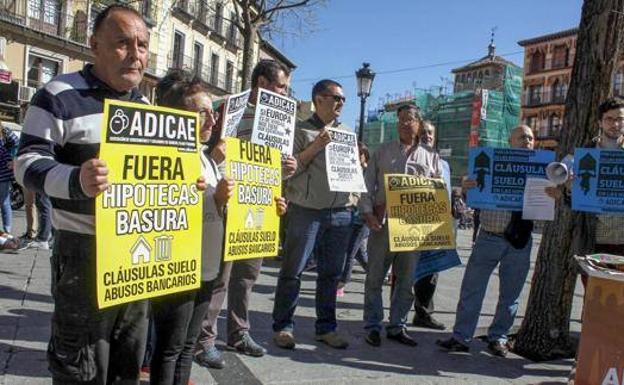 El Defensor del Pueblo Andaluz admite a trámite la queja sobre la situación de los afectados por cláusulas suelo