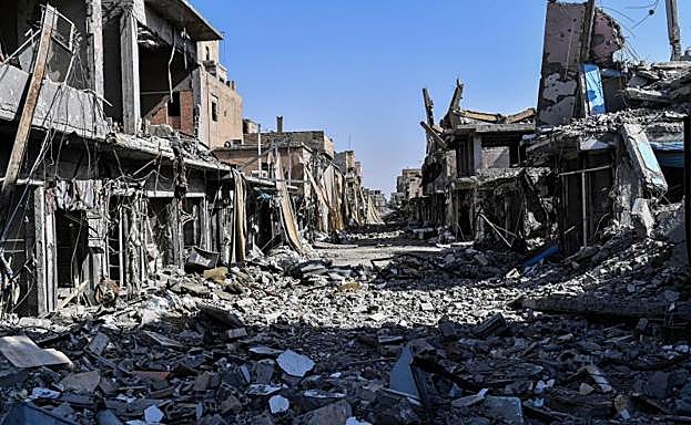Una imagen de Raqa, con decenas de edificios derribados.