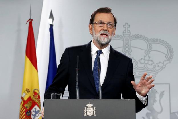 Rajoy explica ayer en Moncloa el alcance de la intervención de la autonomía catalana. :: Juan Medina / reuters