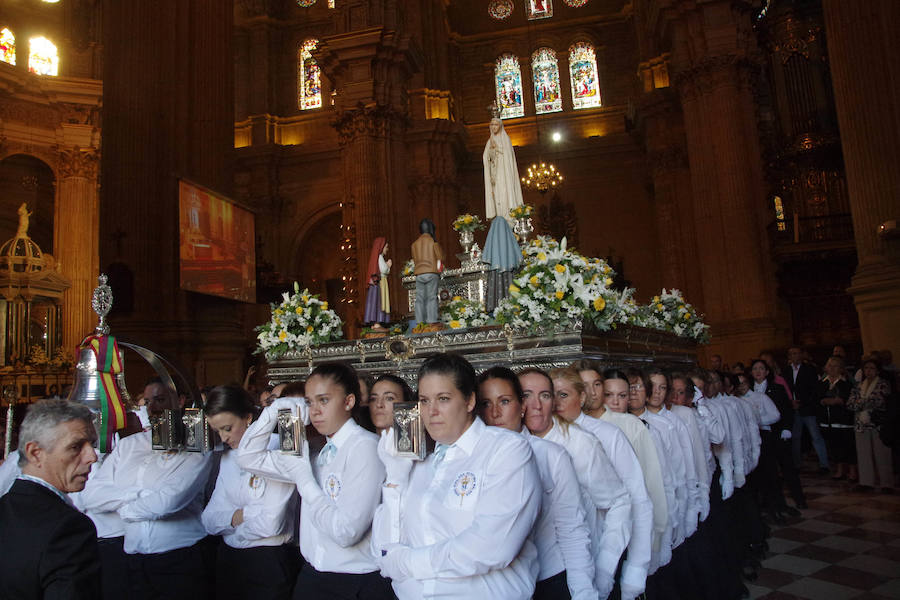 La Virgen de Fátima protagoniza el rosario de las hermandades de gloria hasta la Catedral