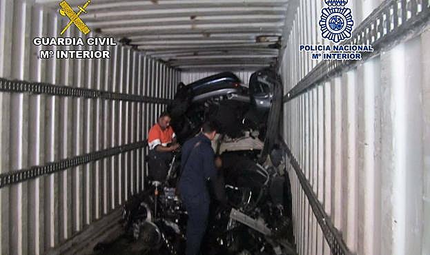 Imagen principal - Cae en Málaga una red criminal que robaba coches de alta gama para venderlos en Marruecos