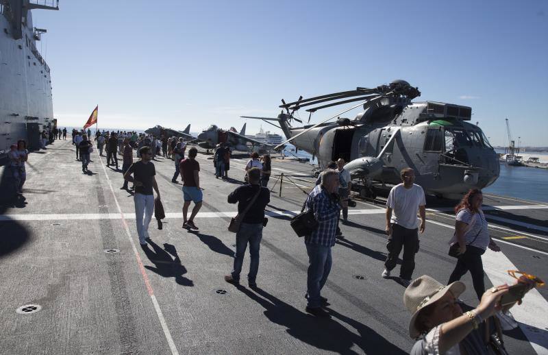 Se trata del mayor buque de guerra construido en España, con 231 metros de eslora y 32 de manga