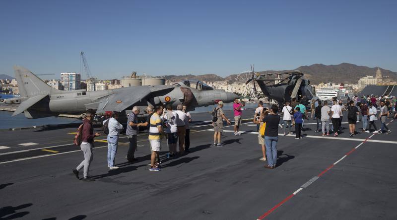 Se trata del mayor buque de guerra construido en España, con 231 metros de eslora y 32 de manga