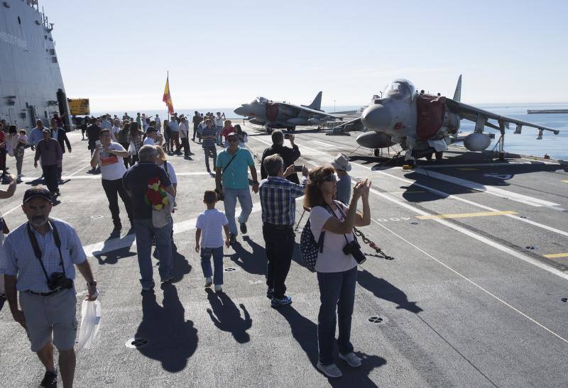 Se trata del mayor buque de guerra construido en España, con 231 metros de eslora y 32 de manga