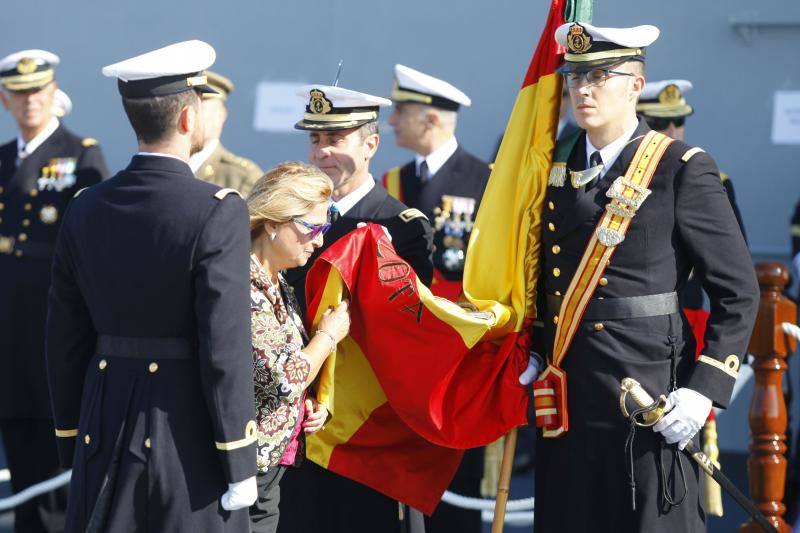 Fotos de la jura de bandera civil en el portaaviones Juan carlos I en Málaga (VI)