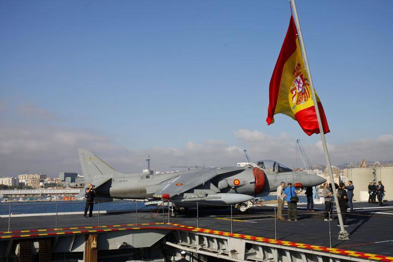 Fotos de la jura de bandera civil en el portaaviones Juan carlos I en Málaga (VI)