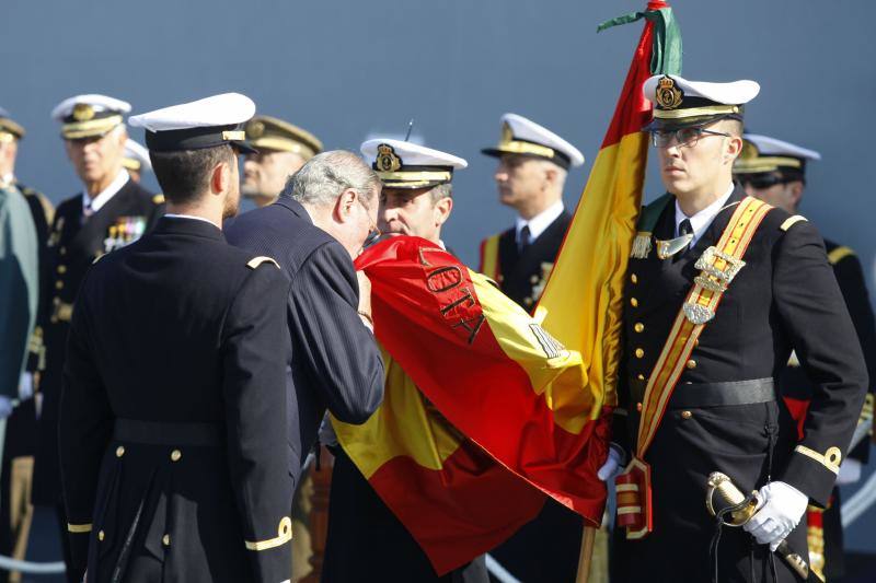 Fotos de la jura de bandera civil en el portaaviones Juan carlos I en Málaga (VI)