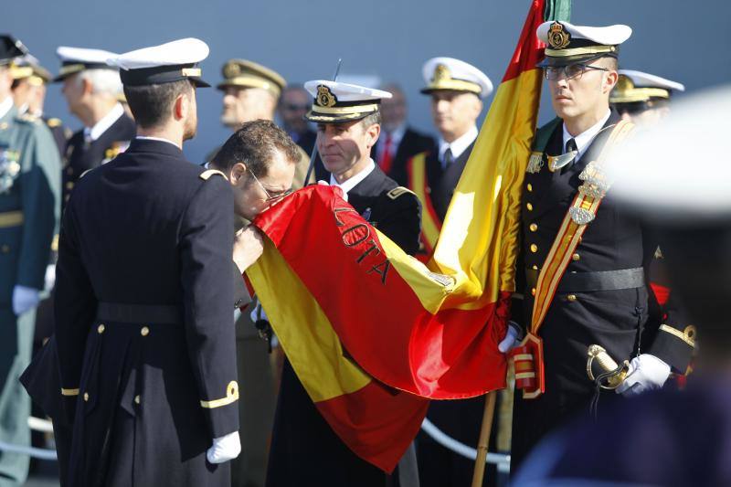 Fotos de la jura de bandera civil en el portaaviones Juan carlos I en Málaga (VI)