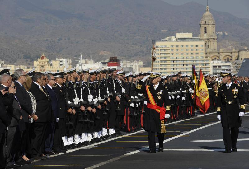 Fotos de la jura de bandera civil en el portaaviones Juan carlos I en Málaga (I)