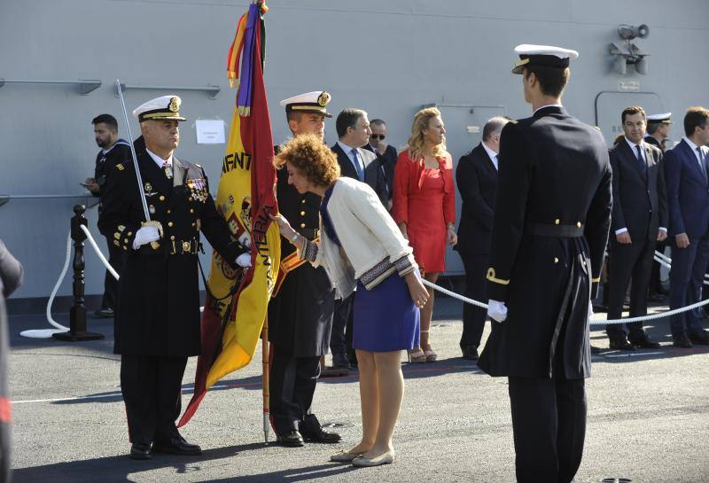 Fotos de la jura de bandera civil en el portaaviones Juan carlos I en Málaga (III)