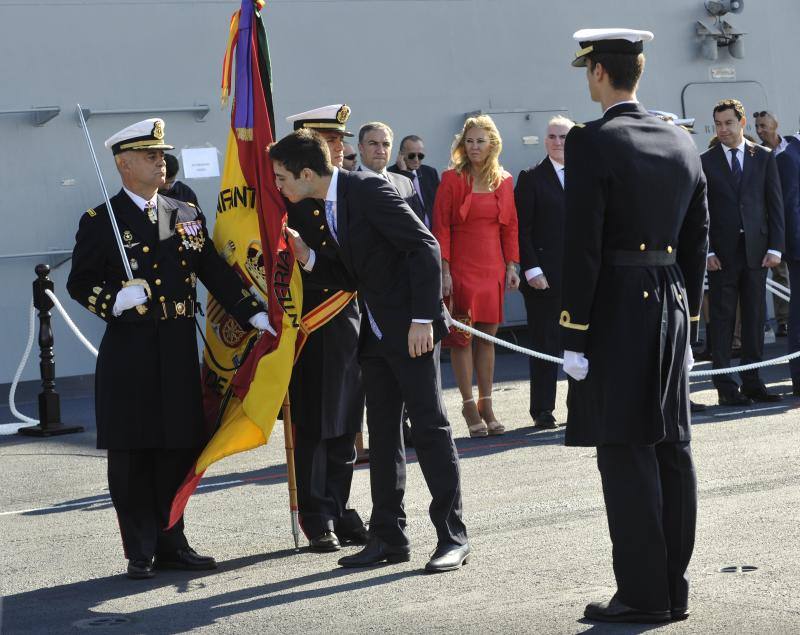 Fotos de la jura de bandera civil en el portaaviones Juan carlos I en Málaga (III)