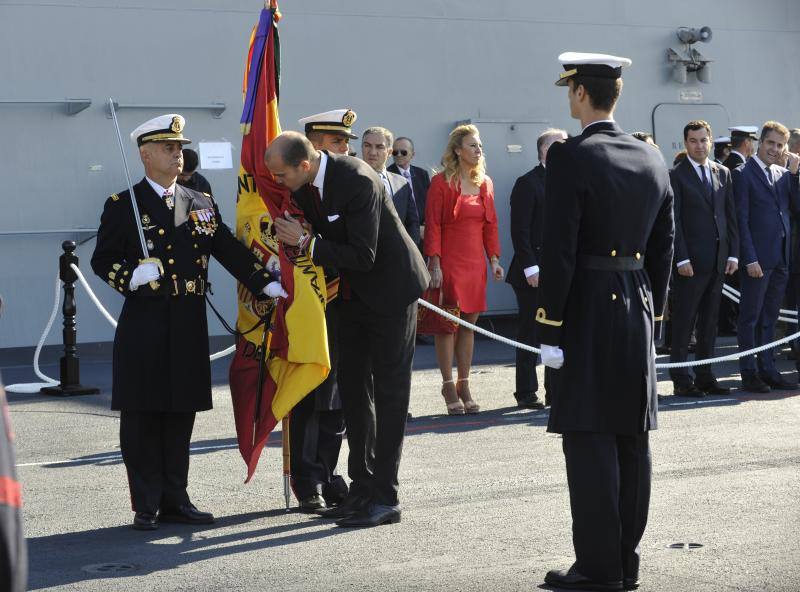 Fotos de la jura de bandera civil en el portaaviones Juan carlos I en Málaga (III)