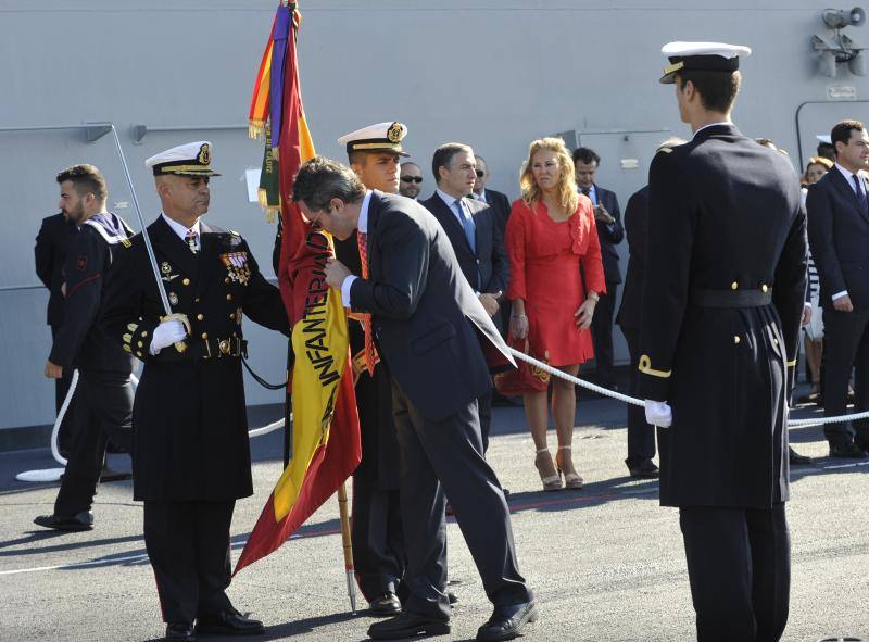 Fotos de la jura de bandera civil en el portaaviones Juan carlos I en Málaga (III)