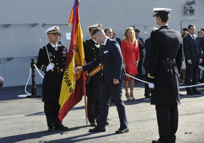 Fotos de la jura de bandera civil en el portaaviones Juan carlos I en Málaga (III)