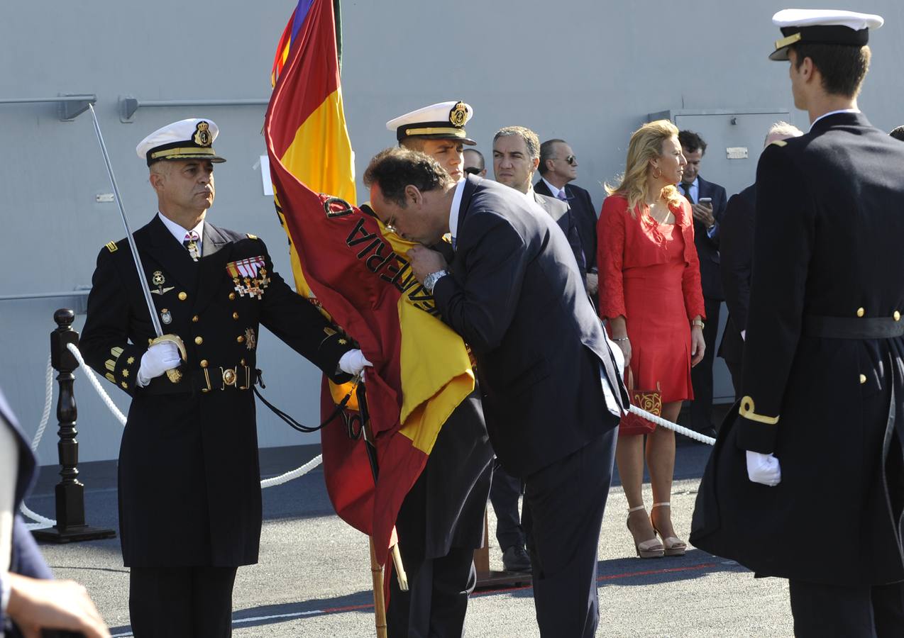 Fotos de la jura de bandera civil en el portaaviones Juan carlos I en Málaga (IV)