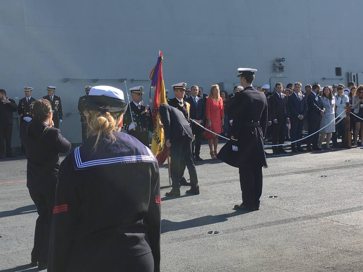 Más de 500 personas juran bandera en el puerto malagueño